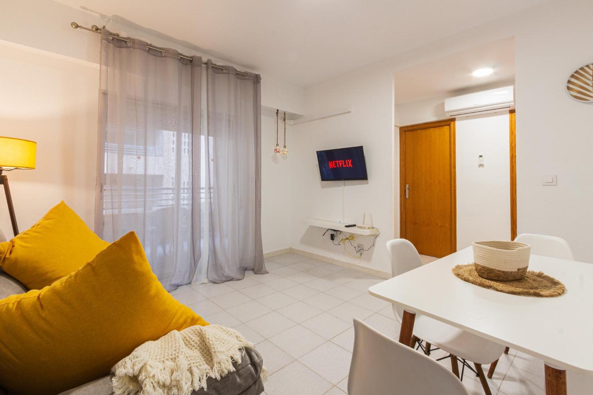 Menabrea Holiday House Near The Beach And Airport Santa Pola Luaran gambar